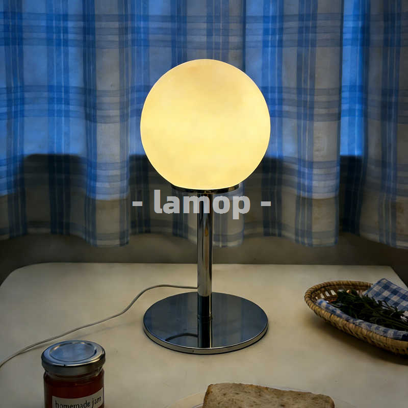Decor Lighting Table Lamps - Melkwitte massieve globe chromen dunne paal