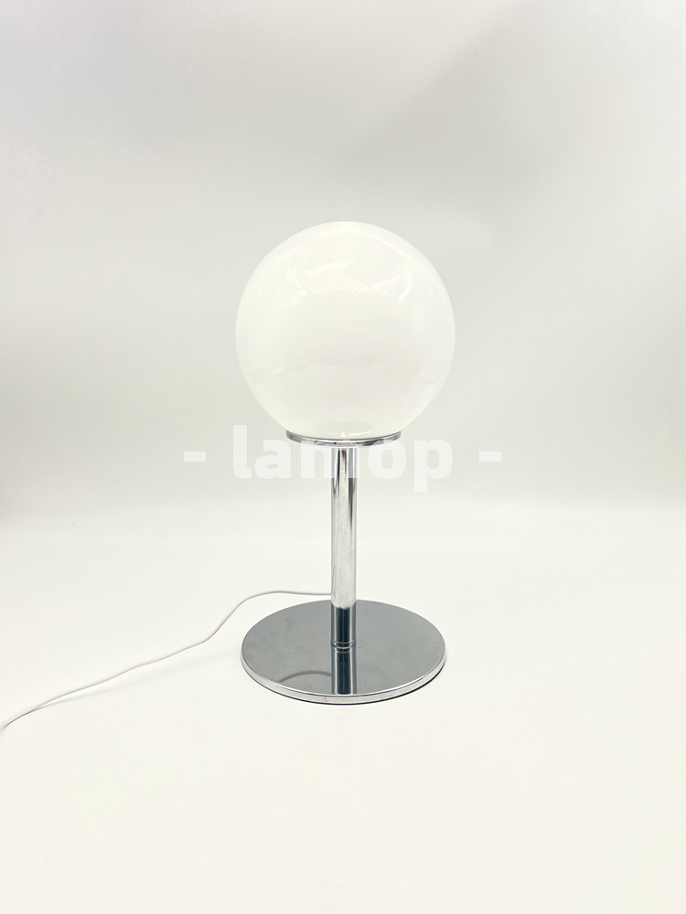 Melkwitte massieve globe chrom - Decor Lighting Table Lamps recensie en prijs